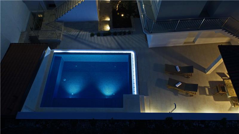6 Bedroom Beachfront Villa with Heated Pool near Vela Luka on Korcula Island, Sleep 12