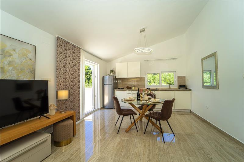 6 Bedroom Beachfront Villa with Heated Pool near Vela Luka on Korcula Island, Sleep 12