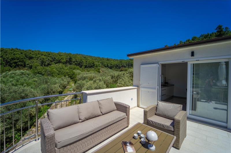 6 Bedroom Beachfront Villa with Heated Pool near Vela Luka on Korcula Island, Sleep 12