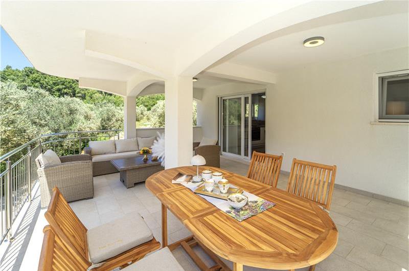 6 Bedroom Beachfront Villa with Heated Pool near Vela Luka on Korcula Island, Sleep 12