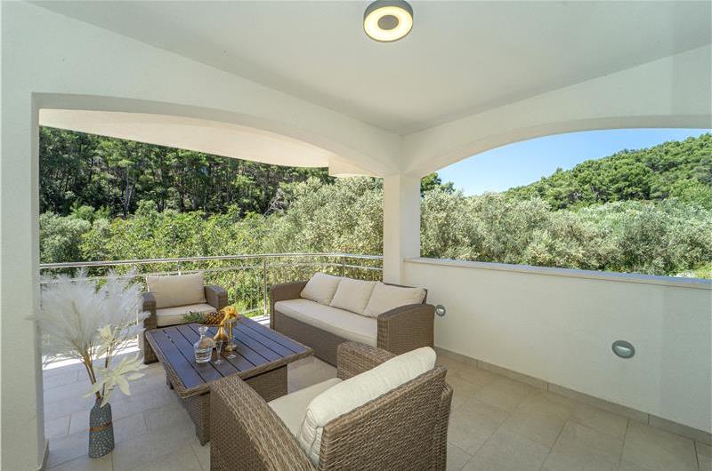 6 Bedroom Beachfront Villa with Heated Pool near Vela Luka on Korcula Island, Sleep 12
