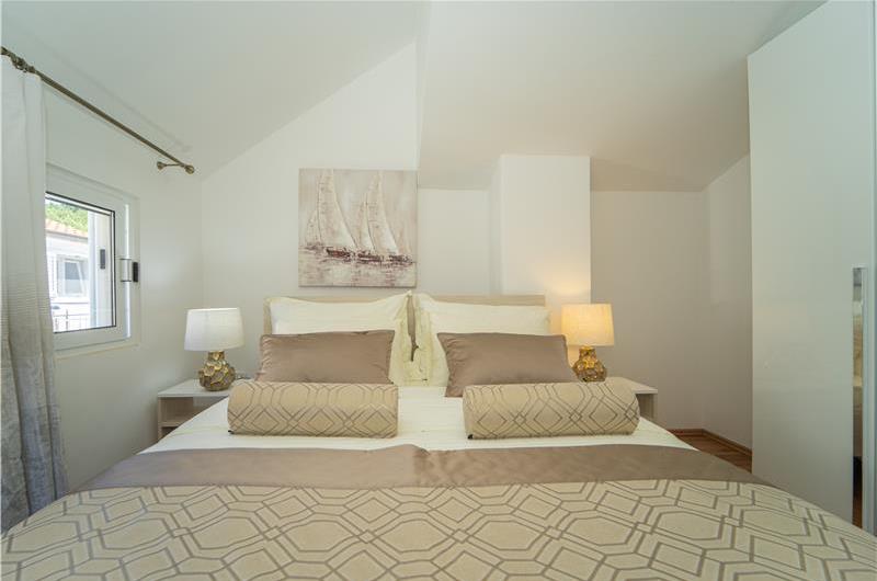 6 Bedroom Beachfront Villa with Heated Pool near Vela Luka on Korcula Island, Sleep 12