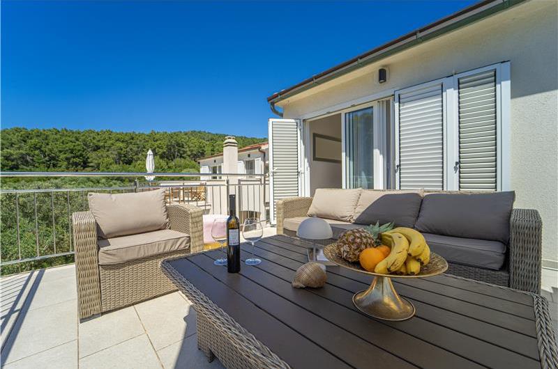 6 Bedroom Beachfront Villa with Heated Pool near Vela Luka on Korcula Island, Sleep 12