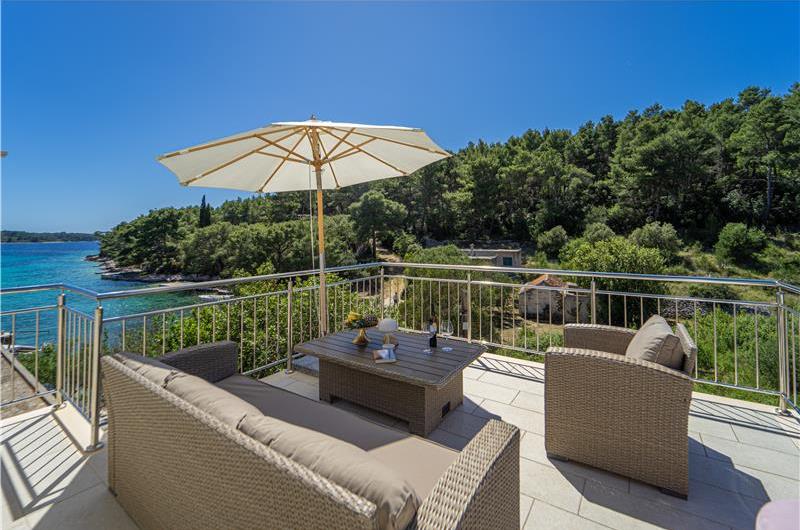 6 Bedroom Beachfront Villa with Heated Pool near Vela Luka on Korcula Island, Sleep 12