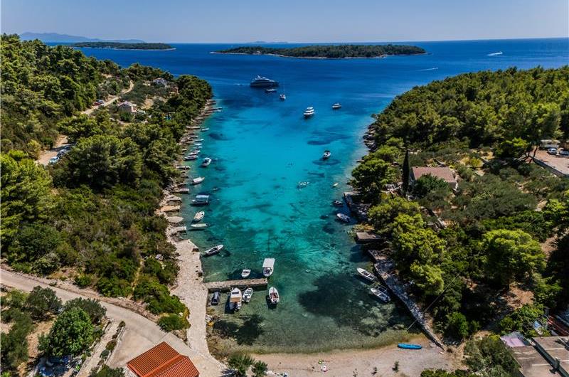 6 Bedroom Beachfront Villa with Heated Pool near Vela Luka on Korcula Island, Sleep 12