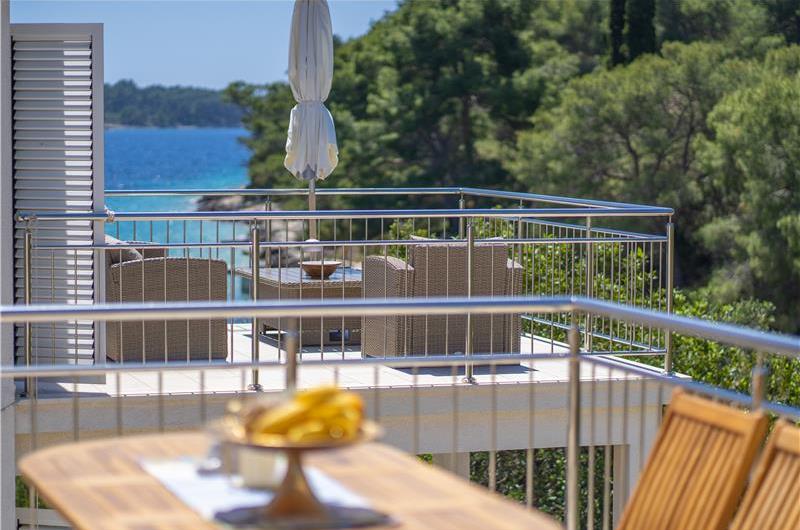 6 Bedroom Beachfront Villa with Heated Pool near Vela Luka on Korcula Island, Sleep 12