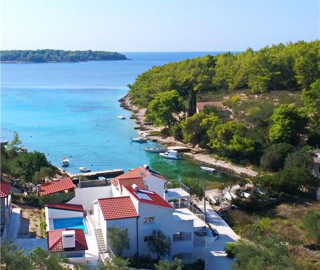 6 Bedroom Beachfront Villa with Heated Pool near Vela Luka on Korcula Island, Sleep 12