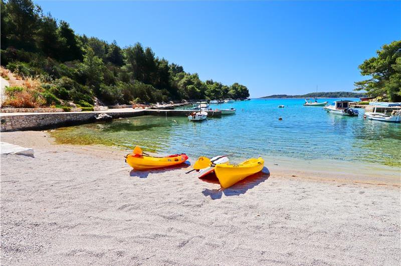 6 Bedroom Beachfront Villa with Heated Pool near Vela Luka on Korcula Island, Sleep 12