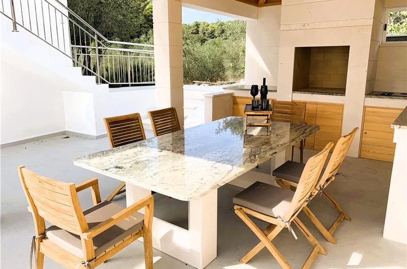 6 Bedroom Beachfront Villa with Heated Pool near Vela Luka on Korcula Island, Sleep 12