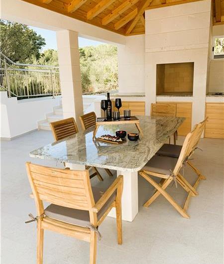 6 Bedroom Beachfront Villa with Heated Pool near Vela Luka on Korcula Island, Sleep 12