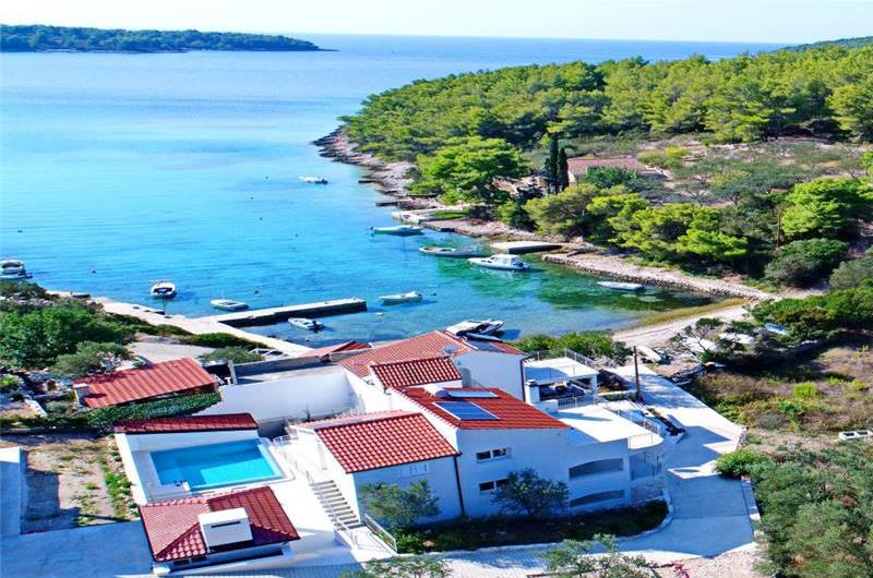6 Bedroom Beachfront Villa with Heated Pool near Vela Luka on Korcula Island, Sleep 12