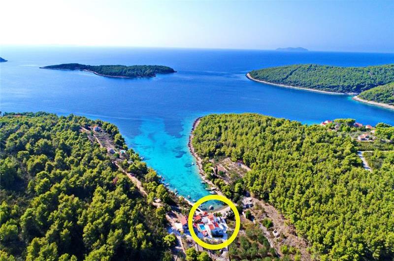 6 Bedroom Beachfront Villa with Heated Pool near Vela Luka on Korcula Island, Sleep 12