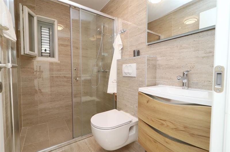 6 Bedroom Beachfront Villa with Heated Pool near Vela Luka on Korcula Island, Sleep 12