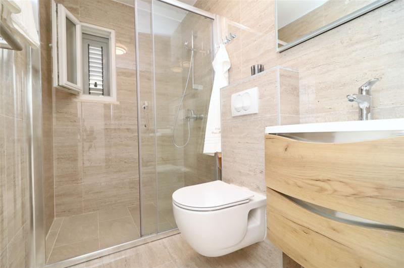 6 Bedroom Beachfront Villa with Heated Pool near Vela Luka on Korcula Island, Sleep 12