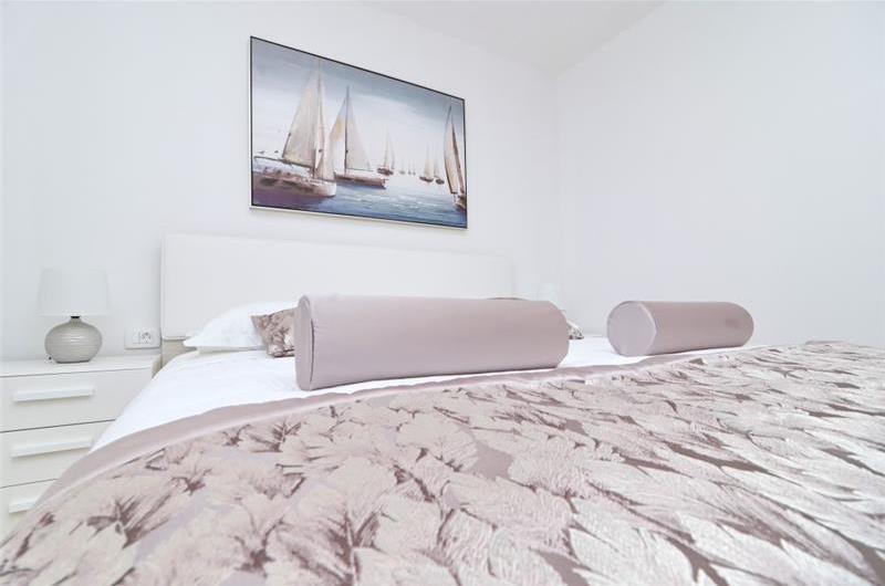 6 Bedroom Beachfront Villa with Heated Pool near Vela Luka on Korcula Island, Sleep 12