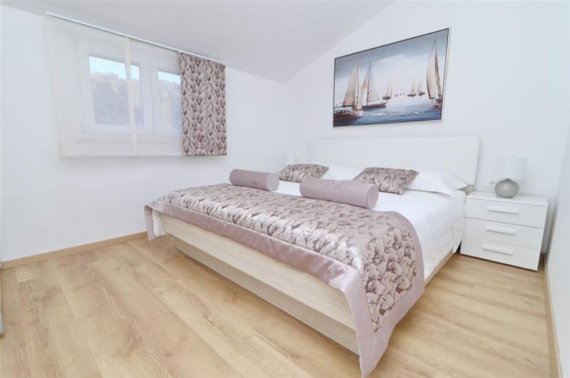 6 Bedroom Beachfront Villa with Heated Pool near Vela Luka on Korcula Island, Sleep 12