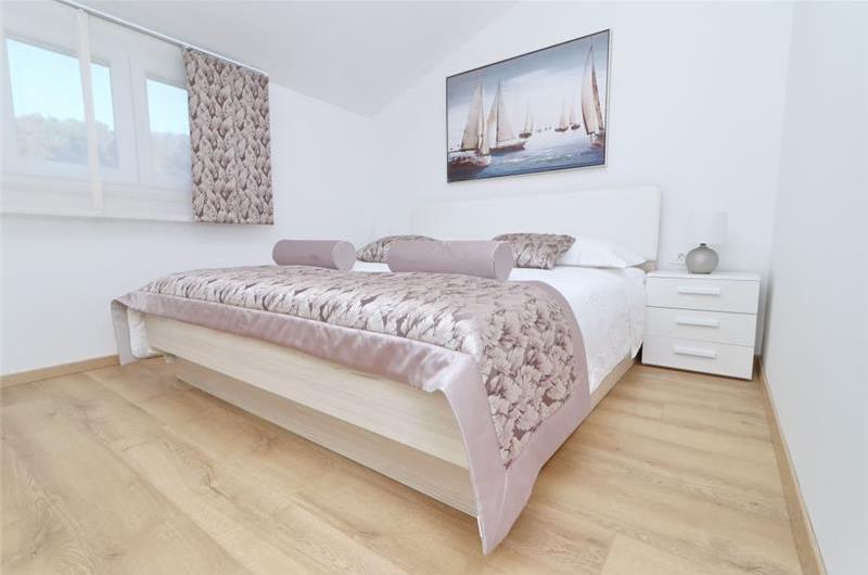 6 Bedroom Beachfront Villa with Heated Pool near Vela Luka on Korcula Island, Sleep 12