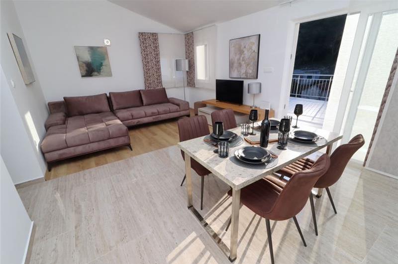6 Bedroom Beachfront Villa with Heated Pool near Vela Luka on Korcula Island, Sleep 12