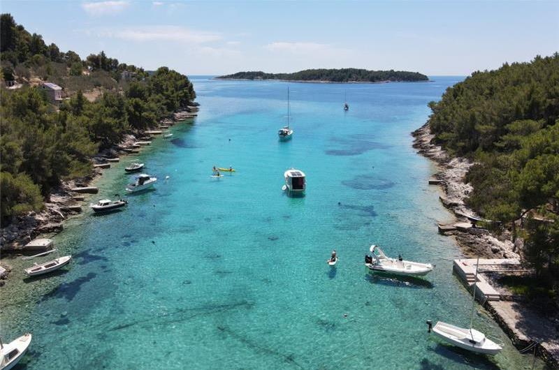 6 Bedroom Beachfront Villa with Heated Pool near Vela Luka on Korcula Island, Sleep 12