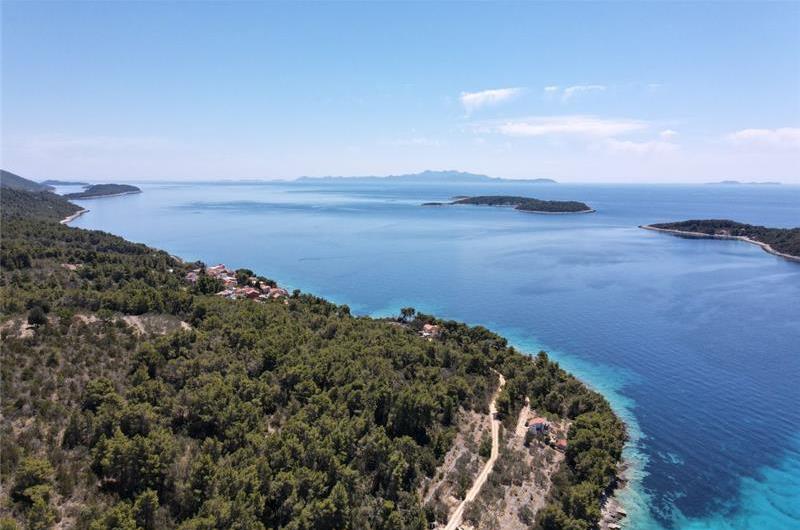 6 Bedroom Beachfront Villa with Heated Pool near Vela Luka on Korcula Island, Sleep 12