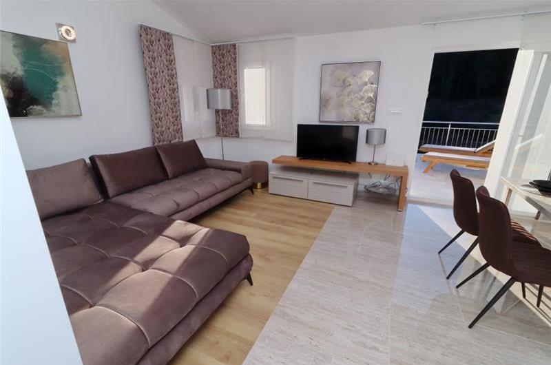 6 Bedroom Beachfront Villa with Heated Pool near Vela Luka on Korcula Island, Sleep 12