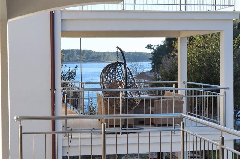 6 Bedroom Beachfront Villa with Heated Pool near Vela Luka on Korcula Island, Sleep 12