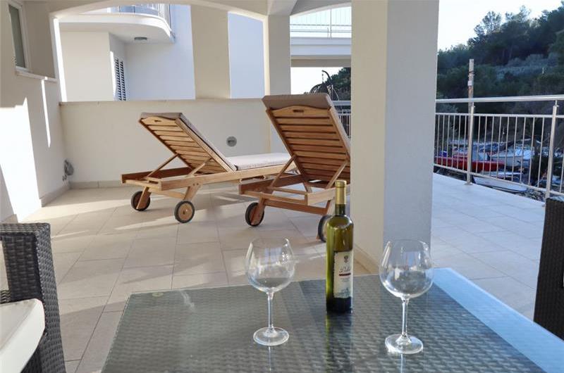 6 Bedroom Beachfront Villa with Heated Pool near Vela Luka on Korcula Island, Sleep 12