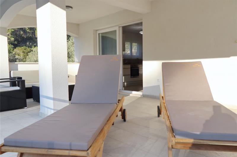 6 Bedroom Beachfront Villa with Heated Pool near Vela Luka on Korcula Island, Sleep 12