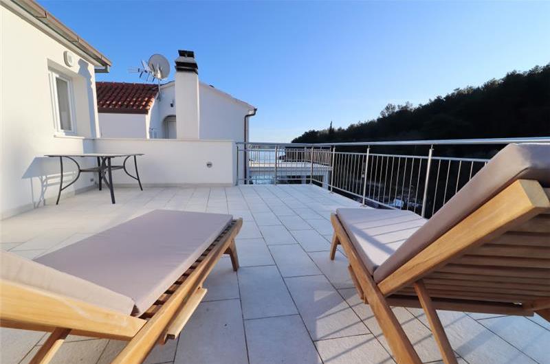 6 Bedroom Beachfront Villa with Heated Pool near Vela Luka on Korcula Island, Sleep 12