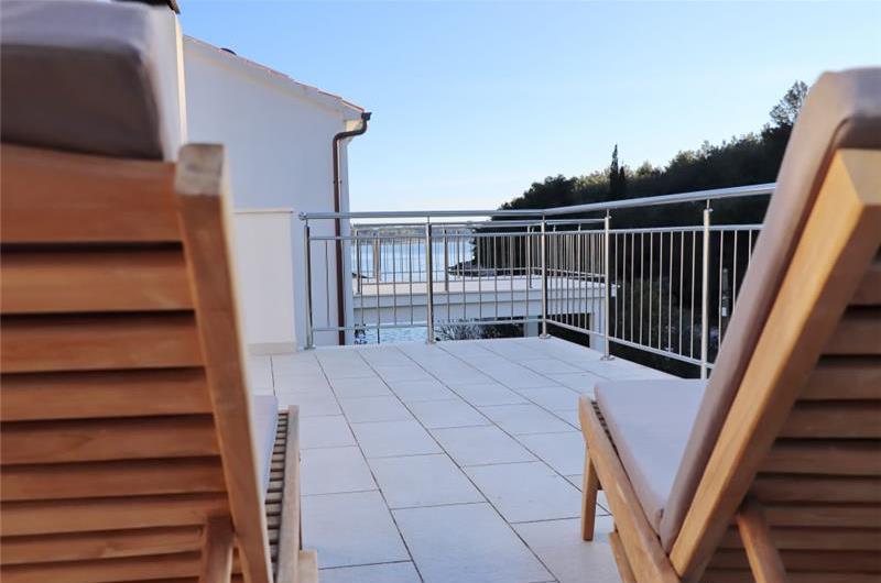 6 Bedroom Beachfront Villa with Heated Pool near Vela Luka on Korcula Island, Sleep 12