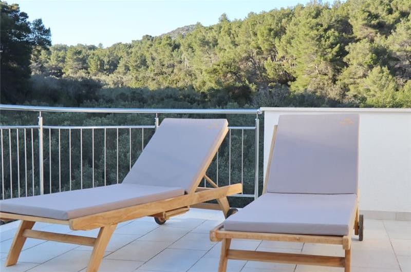 6 Bedroom Beachfront Villa with Heated Pool near Vela Luka on Korcula Island, Sleep 12