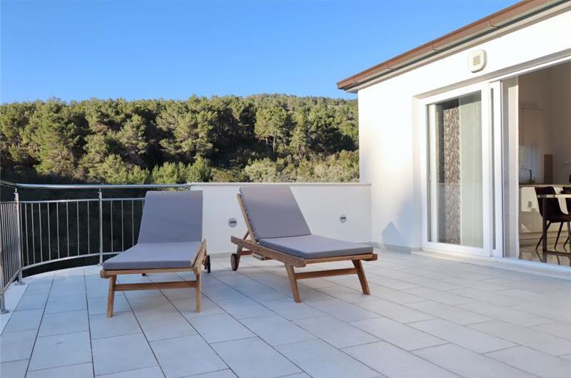 6 Bedroom Beachfront Villa with Heated Pool near Vela Luka on Korcula Island, Sleep 12