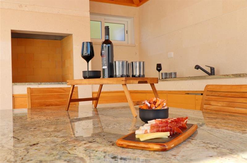 6 Bedroom Beachfront Villa with Heated Pool near Vela Luka on Korcula Island, Sleep 12