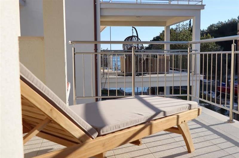 6 Bedroom Beachfront Villa with Heated Pool near Vela Luka on Korcula Island, Sleep 12