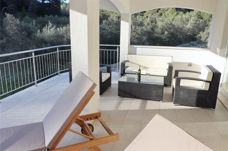 6 Bedroom Beachfront Villa with Heated Pool near Vela Luka on Korcula Island, Sleep 12