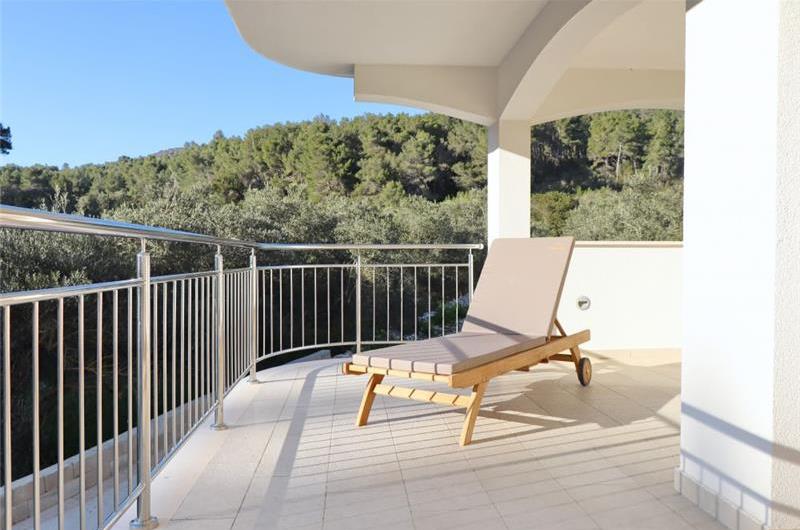 6 Bedroom Beachfront Villa with Heated Pool near Vela Luka on Korcula Island, Sleep 12