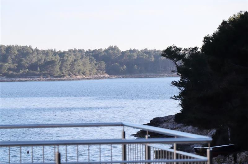 6 Bedroom Beachfront Villa with Heated Pool near Vela Luka on Korcula Island, Sleep 12