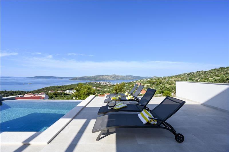 4 Bedroom Villa with Heated Pool and Sea View Terrace near Trogir, Sleeps 8