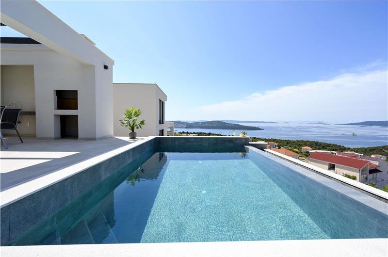 4 Bedroom Villa with Heated Pool and Sea View Terrace near Trogir, Sleeps 8