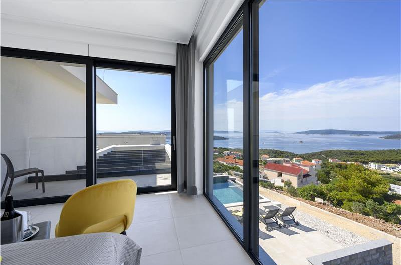 4 Bedroom Villa with Heated Pool and Sea View Terrace near Trogir, Sleeps 8