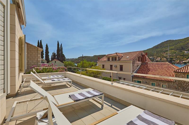 5 Bedroom Villa with Heated Pool near Dubrovnik City, Sleeps 10