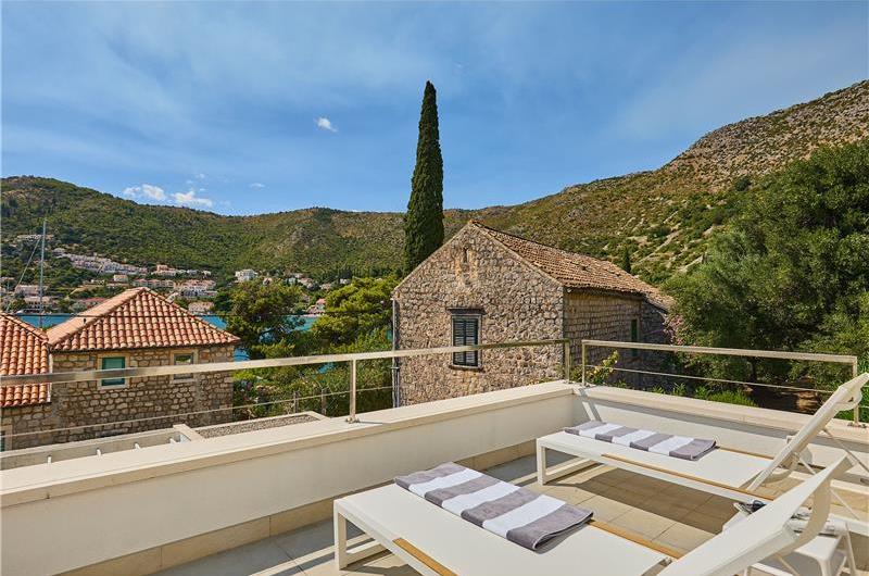 5 Bedroom Villa with Heated Pool near Dubrovnik City, Sleeps 10