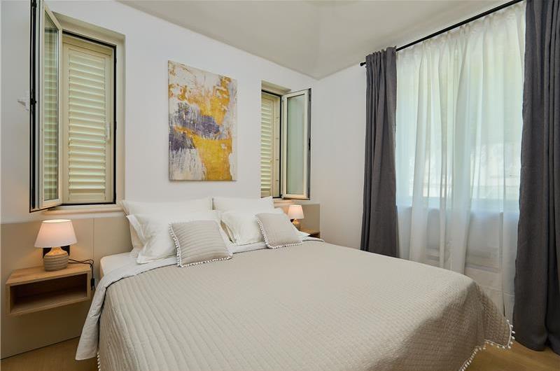5 Bedroom Villa with Heated Pool near Dubrovnik City, Sleeps 10