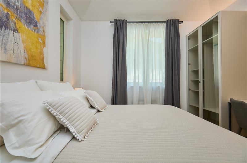 5 Bedroom Villa with Heated Pool near Dubrovnik City, Sleeps 10