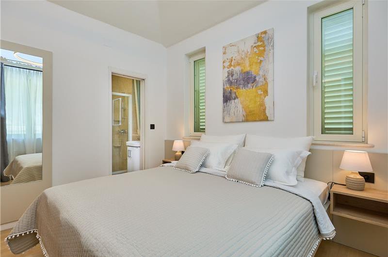 5 Bedroom Villa with Heated Pool near Dubrovnik City, Sleeps 10