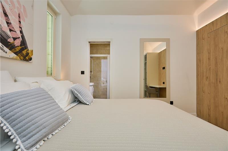 5 Bedroom Villa with Heated Pool near Dubrovnik City, Sleeps 10