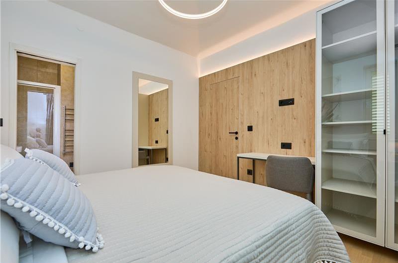 5 Bedroom Villa with Heated Pool near Dubrovnik City, Sleeps 10