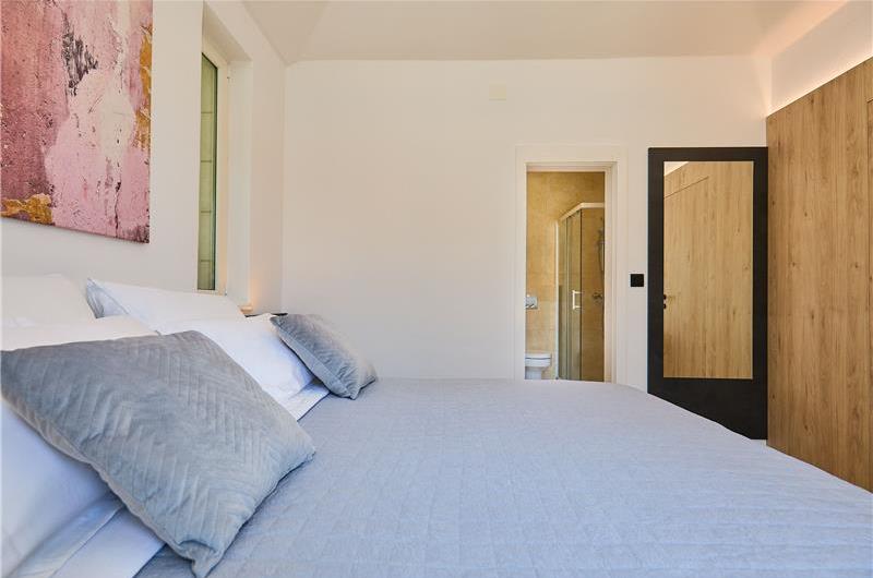 5 Bedroom Villa with Heated Pool near Dubrovnik City, Sleeps 10