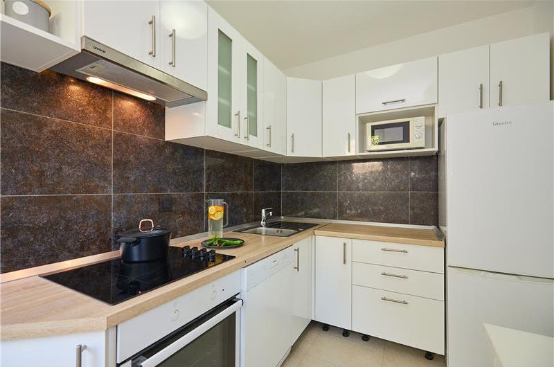 5 Bedroom Villa with Heated Pool near Dubrovnik City, Sleeps 10