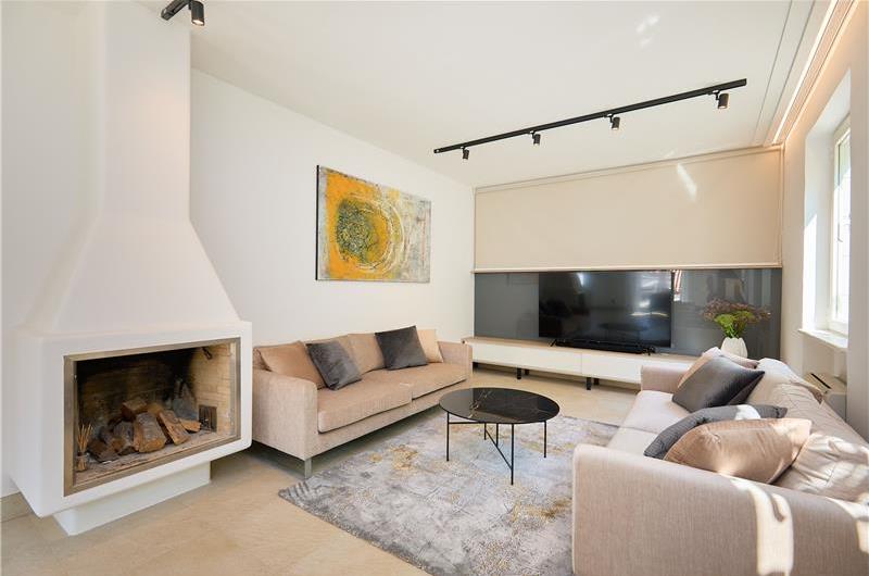 5 Bedroom Villa with Heated Pool near Dubrovnik City, Sleeps 10